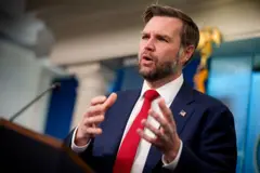 JD Vance durante una rueda de prensa en la Casa Blanca el viernes.