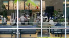 30일부터 수도권 커피숍 포장·배달만 가능해진다