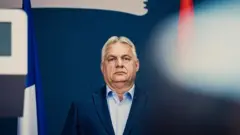 Orban daha genç bir kuşağa yer açmak için geri çekildiğini söyledi. 