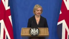 Liz Truss em pronunciamento