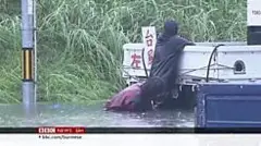 မုန်တိုင်းဘေးကနေ ရှောင်လွှဲဖို့ ကြိုးစားနေကြသူများ