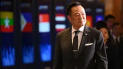 မေ ၇ ရက် အာဆီယံထိပ်သီးအစည်းအဝေးပထမရက်မှာတွေ့ရတဲ့ ထိုင်းဝန်ကြီးချုပ် အနုတင် 
