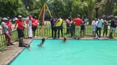 Piscina donde ocurrió el altercado.