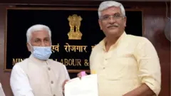 కేంద్ర జలశక్తి మంత్రిత్వ శాఖ మంత్రి గజేంద్ర షెకావత్‌ను కలిసిన వైసీపీ ఎంపీ విజయసాయిరెడ్డి