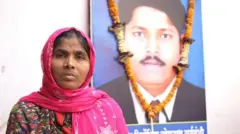 सोमनाथ सूर्यवंशी आणि त्यांच्या आई विजया सूर्यवंशी