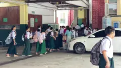 ငလျင်သင့် ဒေသတွေမှာ ကျောင်းတွေ ဘယ်လိုဖွင့်နေ