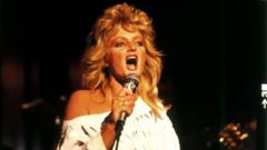 Muere Bonnie Tyler: por qué su clásico de los 80 "Total Eclipse of the Heart" se considera la canción "más épica y con más garra" de la historia