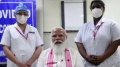 பிரதமர் மோதிக்கு கொரோனா தடுப்பு மருந்து போட்ட தமிழ் செவிலியர் என்ன சொல்கிறார்?