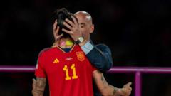 Nụ hôn gây tranh cãi của Chủ tịch Luis Rubiales với cầu thủ Jenni Hermoso ở lễ đăng quang chức vô địch World Cup 2023 của đội tuyển nữ Tây Ban Nha