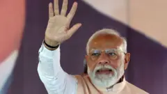प्रधानमंत्री नरेंद्र मोदी