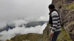 ዓንዶም ገብረየሱስ ኣብ እምባ ጽበት