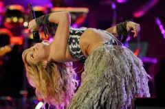 Shakira durante el concierto oficial de celebración del inicio de la Copa Mundial de la FIFA Sudáfrica 2010, el 10 de junio de 2010.