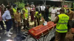 වැලිකඩ පොලිසිය භාරයේ සිටියදී මරණයට පත්වූ පත්වූ බදුල්ල මීගහකිවුල පදිංචිව සිටි සත්සර නිමේෂ් නමැති 26 හැවිරිදි තරුණයාගේ ‍මෘත දේහය අධිකරණ නියෝගයකට අනුව බදුල්ල මහේස්ත්‍රාත් නුජිත් ද සිල්වා ඉදිරියේ අද (23) පෙරවරුවේ ගොඩ ගත්තේ ය.