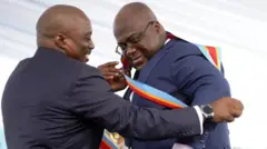 Muri Mutarama (1) 2019 Joseph Kabila (ibumoso) ahererekanya ubutegetsi na Tshisekedi mu muhango wo kurahira