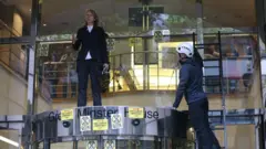 Aktivisti „Pobune protiv izumiranja" ispred ministarstva saobraćaja