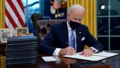 Biden said that the actions of the Belarusian authorities continue to pose an extraordinary and extraordinary threat to the national security and foreign policy of the United States