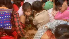 म्यान्मारको एउटा विद्यालयमा पढ्न गएका बालबालिकाहरू