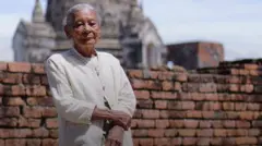 မန္တလေးတိုင်း၊ မတ္တရာမြို့နယ် ဆူးခါးရွာမှာနေထိုင်တဲ့ အသက် ၈၃ နှစ်အရွယ် အဖွား ဒေါ်တင်ထွေး