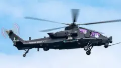 பாகிஸ்தான் ராணுவத்தில் சேர்க்கப்பட்ட நவீன தாக்குதல் ஹெலிகாப்டர் பறக்கும் காட்சி