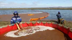 Clean-up work on Ambarnaya River, 7 Jun 20