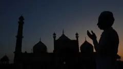 પ્રતીકાત્મક તસવીર