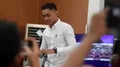 Mario Dandy Satriyo, terdakwa kasus penganiayaan Cristalino David Ozora, berjalan meninggalkan ruangan usai mengikuti sidang pembacaan putusan di Pengadilan Negeri Jakarta Selatan, Jakarta, Kamis (07/09). 
