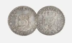 Reverso y anverso de la moneda conocida como "Mundo y Mares", acuñada en México en 1757.