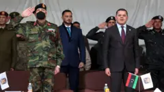 Libya Başbakanı Dibeybe (sağda), 23 Ocak 2022.