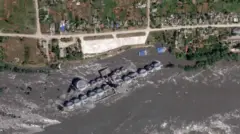 Silos de grãos inundados na Ucrânia