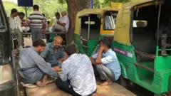 दिल्ली एनसीआर में ऑटो टैक्सी की हड़ताल