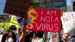 海外的亞裔社區領袖說，自從新冠病毒大流行開始以來，種族歧視的現象急劇增加。