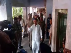 সাদা কুর্তা-পাজামা, পায়ে স্নিকার্স - বসিরহাট আদালতে শাহজাহান শেখ