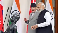 मोदी के साथ प्रचंड