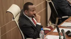 MM Abiy Ahimad Sadaasa keessa parlaamaa yeroo dhihaatanitti hidhattooti WBO ajajaa hin qaban, wal qoodanii wal lollu jechuun himatan