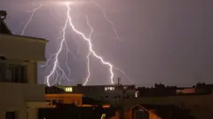 Da dama mutane ba su san tsawa da ake yi a lokacin ruwan sama tana iya kisa ba.