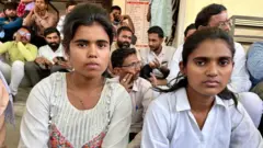 બીબીસી ગુજરાતી ડીસા બનાસકાંઠા ફટાકડા ફૅક્ટરી વિસ્ફોટ આગ મૃત્યુ પોલીસ 