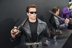 Un buste de Terminator moulé par Arnold Schwarzenegger est présenté au stand inart lors du Wonder Festival 2022-2023 à Shanghai, en Chine, le 2 octobre 2023. 