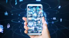 Telephone et touches reseaux sociaux