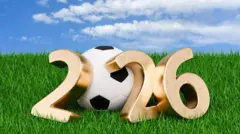 صورة ابداعية  تضم الرقم 2026 وقد أبدل رقم الصفر في المنتصف بكرة قدم 