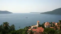 Pogled sa Perasta ka Bokokotorskom zalivu