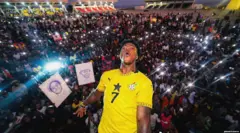 Ishowspeed meets crowd of enthusiastic Ghanaians at the independence square and engaged in various activities including tasting the Ghana jollof
