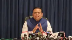 राहुल नार्वेकरांचा उद्धव ठाकरेंना टोला, 'कंपाऊंडरने ऑपरेशन केलं की असा निर्णय येतो'