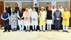 జమ్మూ-కశ్మీర్ అఖిలపక్ష నేతలతో ప్రధానమంత్రి చర్చలు జరిపారు.