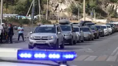 Очередь на погранпункте Верхний Ларс