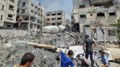 Destruição deixada por ataque em Gaza