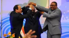 መጋቢት 14/2007 ዓ.ም. የወቅቱ የኢትዮጵያ፣ ግብጽ እና ሱዳን መሪዎች በመርሆች ስምምነት ፊርማቸውን አድርሰዋል። 