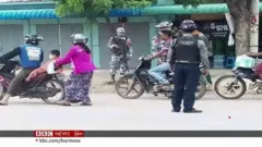 ပခုက္ကူမှာ အမျိုးသမီးတွေကို တင်းကျပ်စွာ စစ်ဆေးနေ