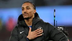 Joao Pedro ndiye kinara wa mabao Chelsea msimu huu na anahitaji mabao matatu pekee kufikisha mabao 20, hatua itakayomfanya kuwa mshambuliaji wa kwanza wa kati wa The Blues kufikia rekodi hiyo tangu Diego Costa msimu wa 2016 hadi 2017.