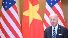 ဗီယက်နမ်ရောက် သမ္မတ ဘိုင်ဒန် 