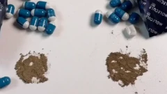 Os comprimidos contêm uma substância chamada sibutramina, que é proibida em muitos países.